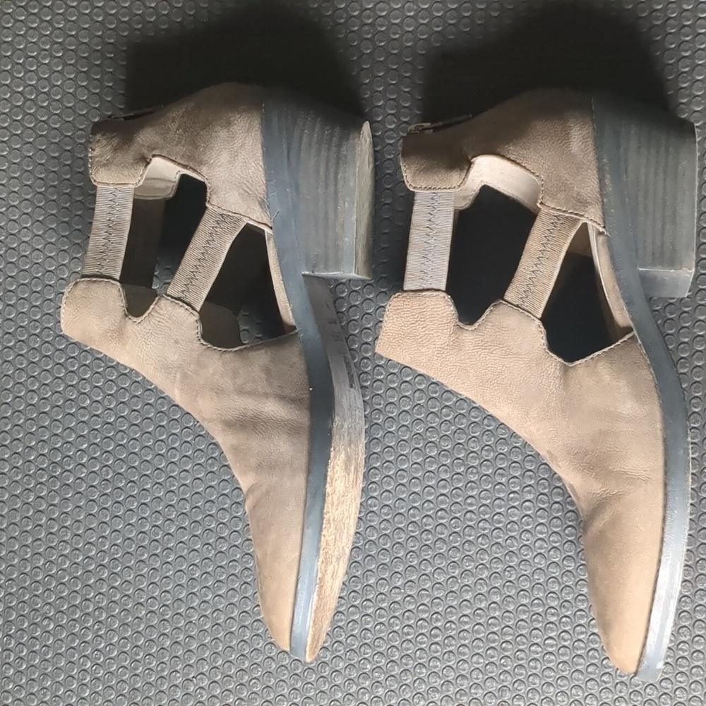 Eileen Fisher size 9 Tan Ankle Boots - Picture 3 of 5